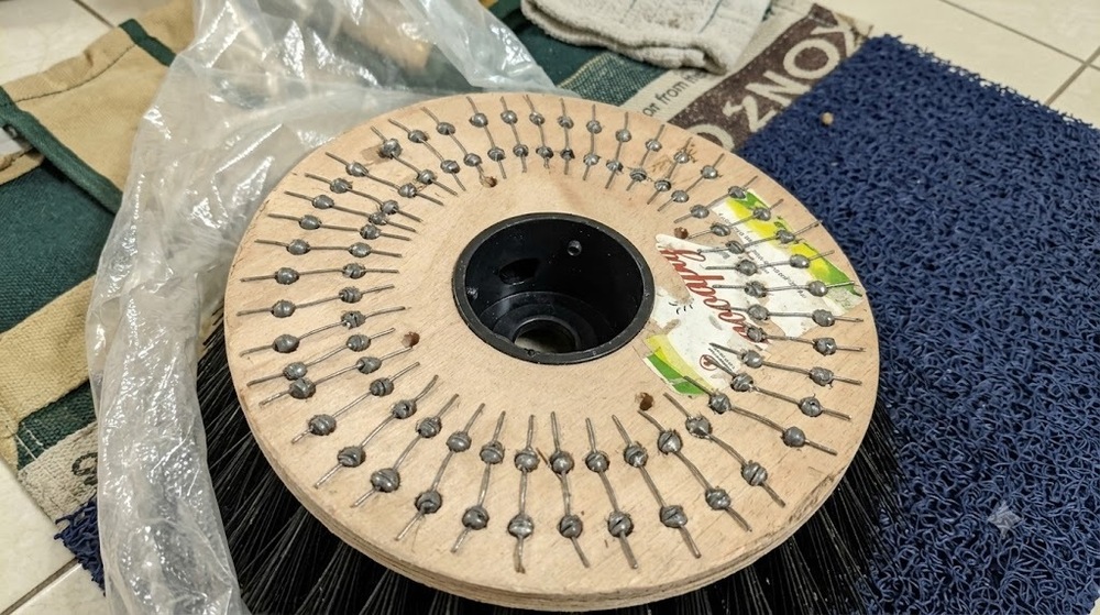 Roots 400Mm Side Brush - Height: 15 Centimeter (Cm)