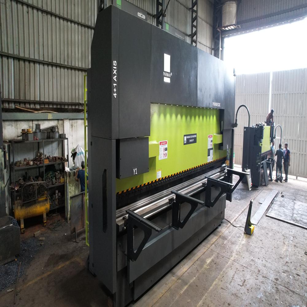 High Precision Cnc Press Brake - Capacity: 110 Ton