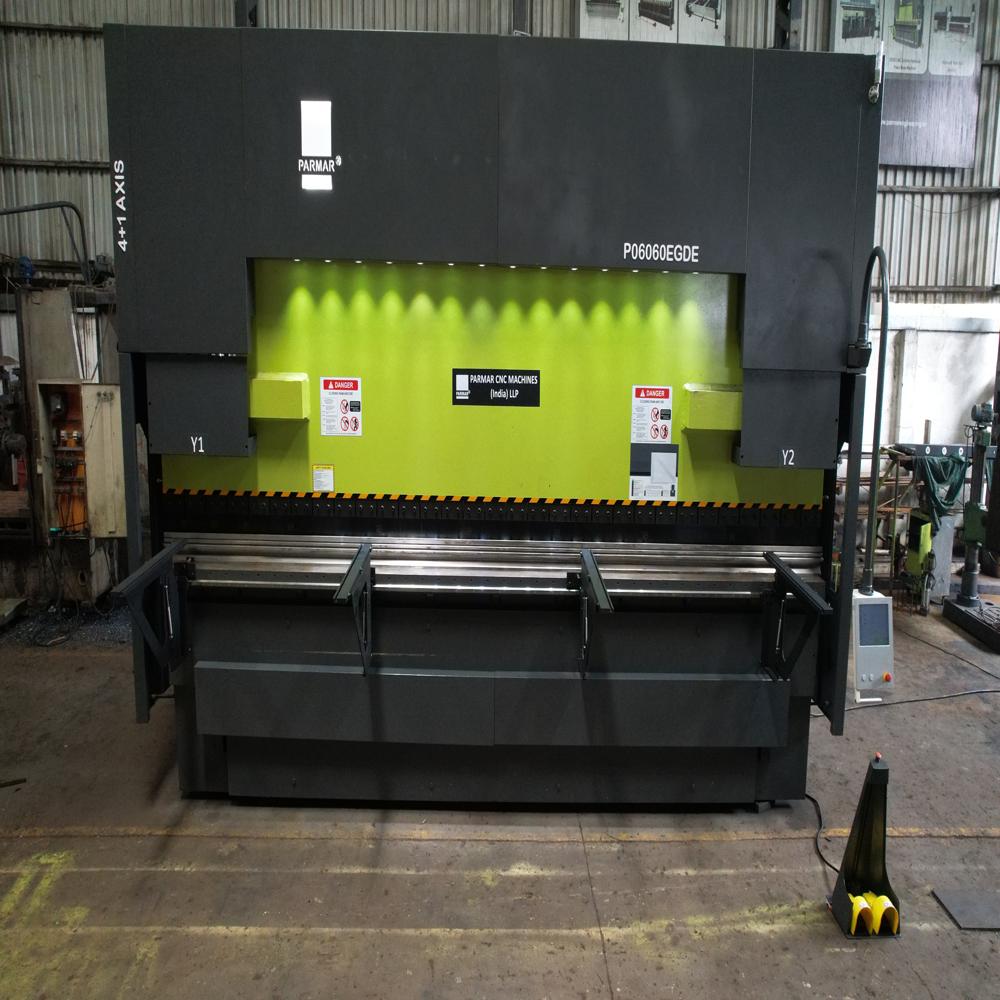 High Precision Cnc Press Brake - Capacity: 110 Ton