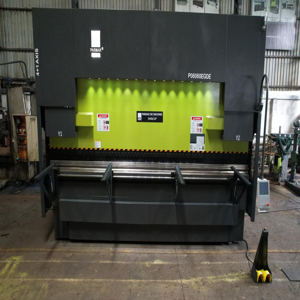 High Precision Cnc Press Brake - Capacity: 110 Ton