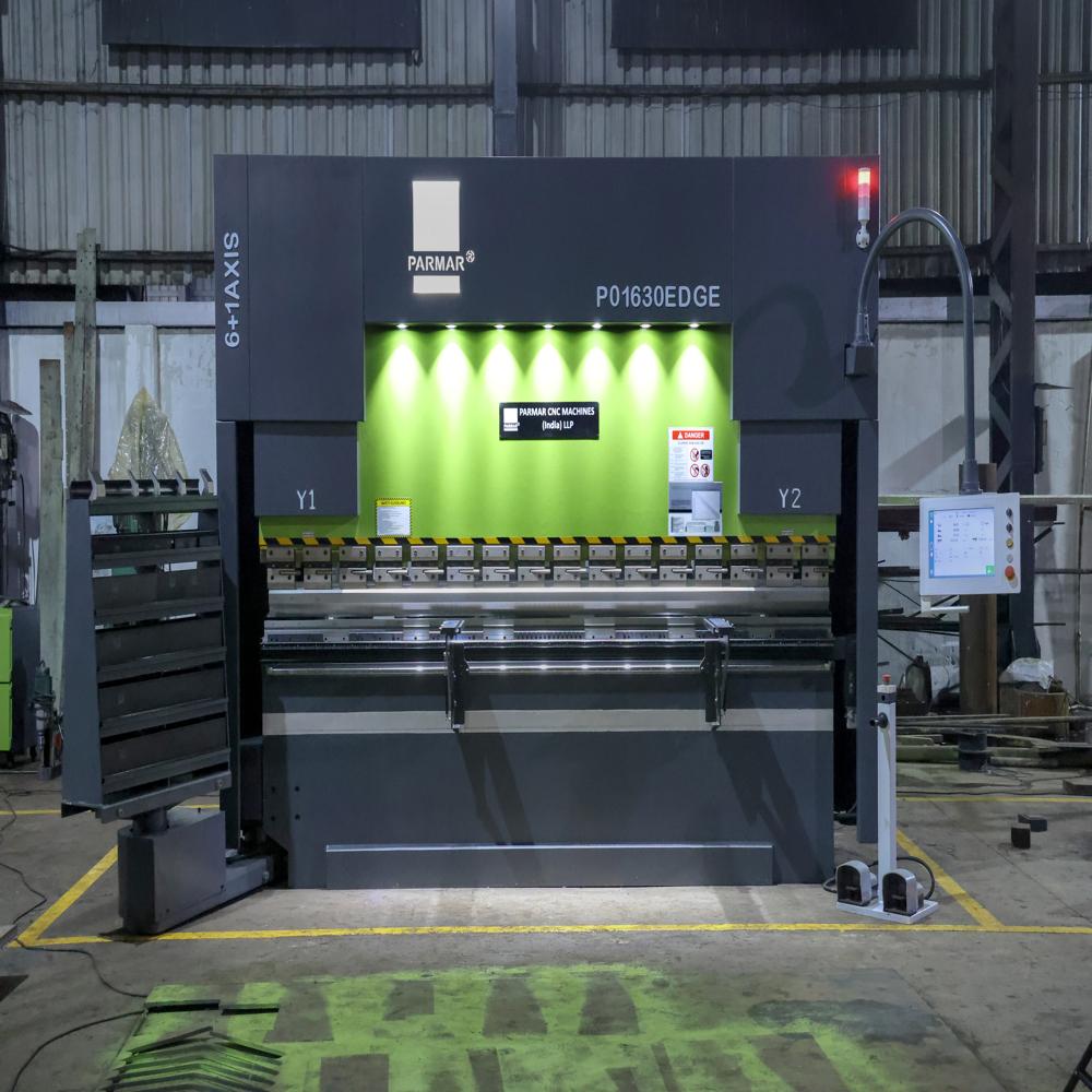 Cnc Sheet Bending Machine - Capacity: 110 Ton