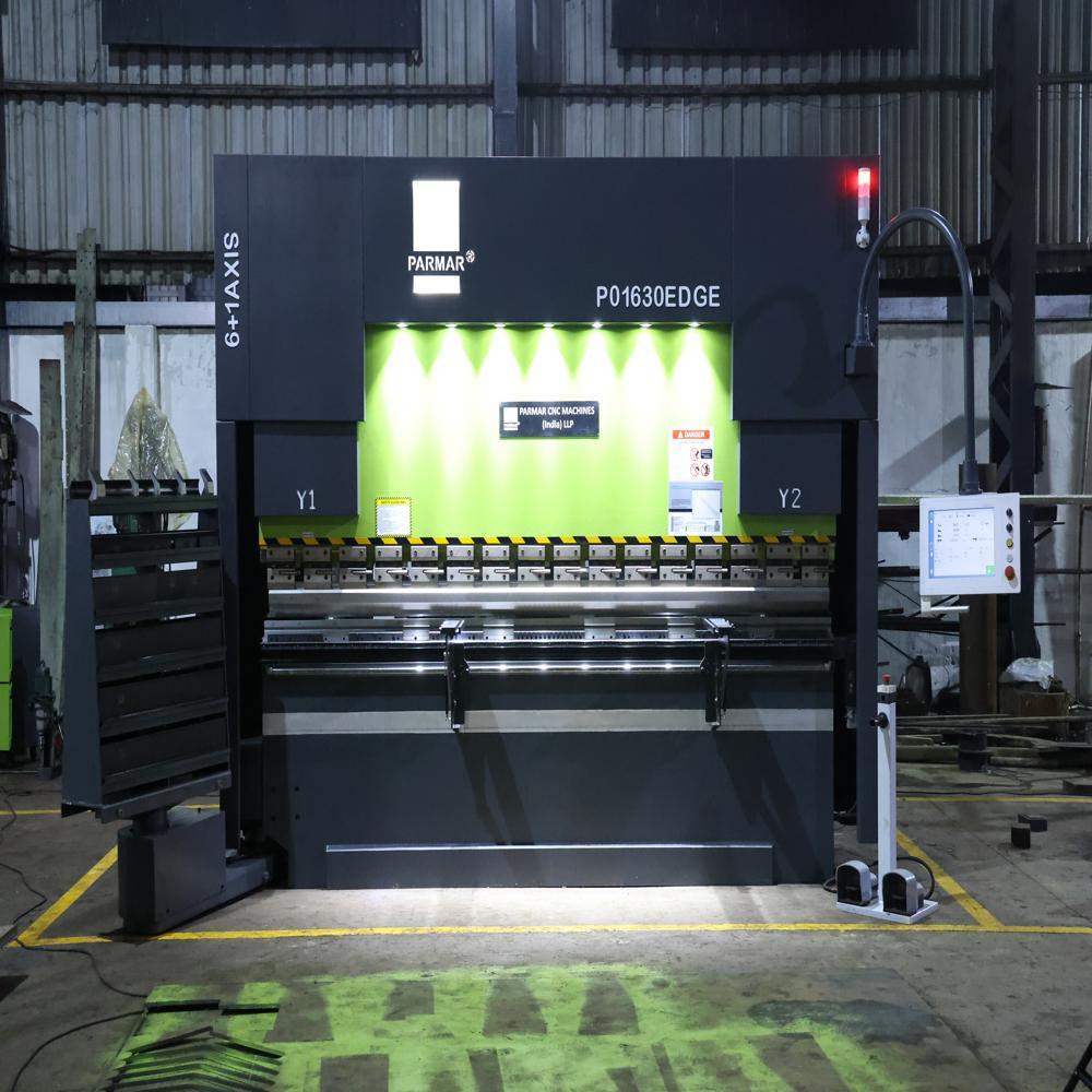 Cnc Metal Bending Machine - Capacity: 110 Ton