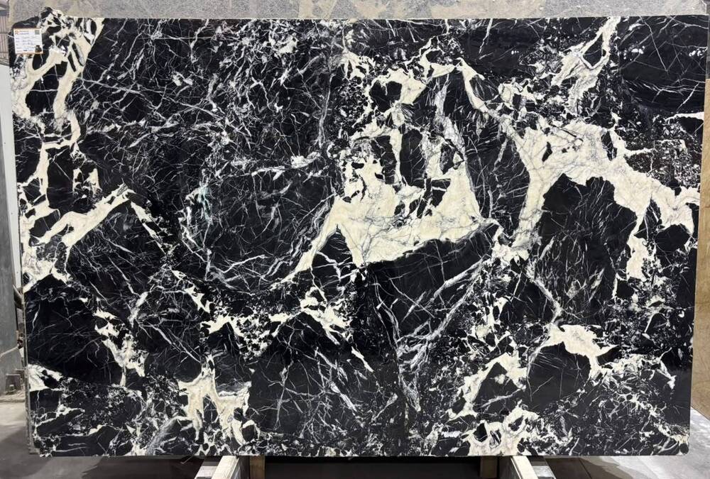 NEPOLIAN BLACK Marble