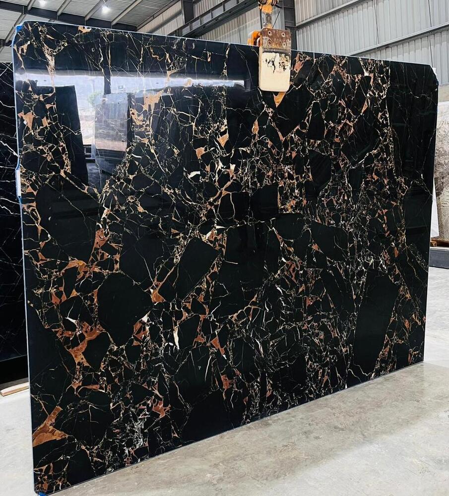 GOLDEN PORTRO Marble