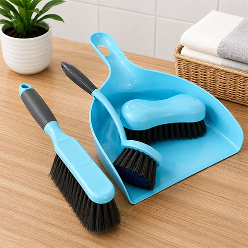 Slings 4-Piece Dust Pan and Brush Cleaning Set