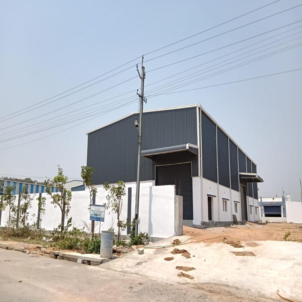 PRE-ENGINEERED MULTI STORE BUILDING
