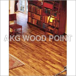 लाहयुक्त ठोस लकड़ी का फर्श