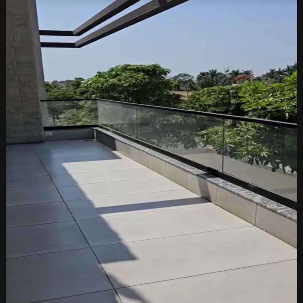 Glass Ralling with Black Aluminium Coted
