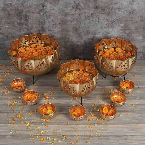 Lotus Urli Set - Color: Gold