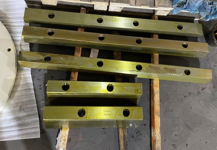 Wedge Bar - Alloy Steel, 200-1500mm, Gold Zinc Plated | High Strength, Corrosion Resistant, Pre-drilled Mounting Holes