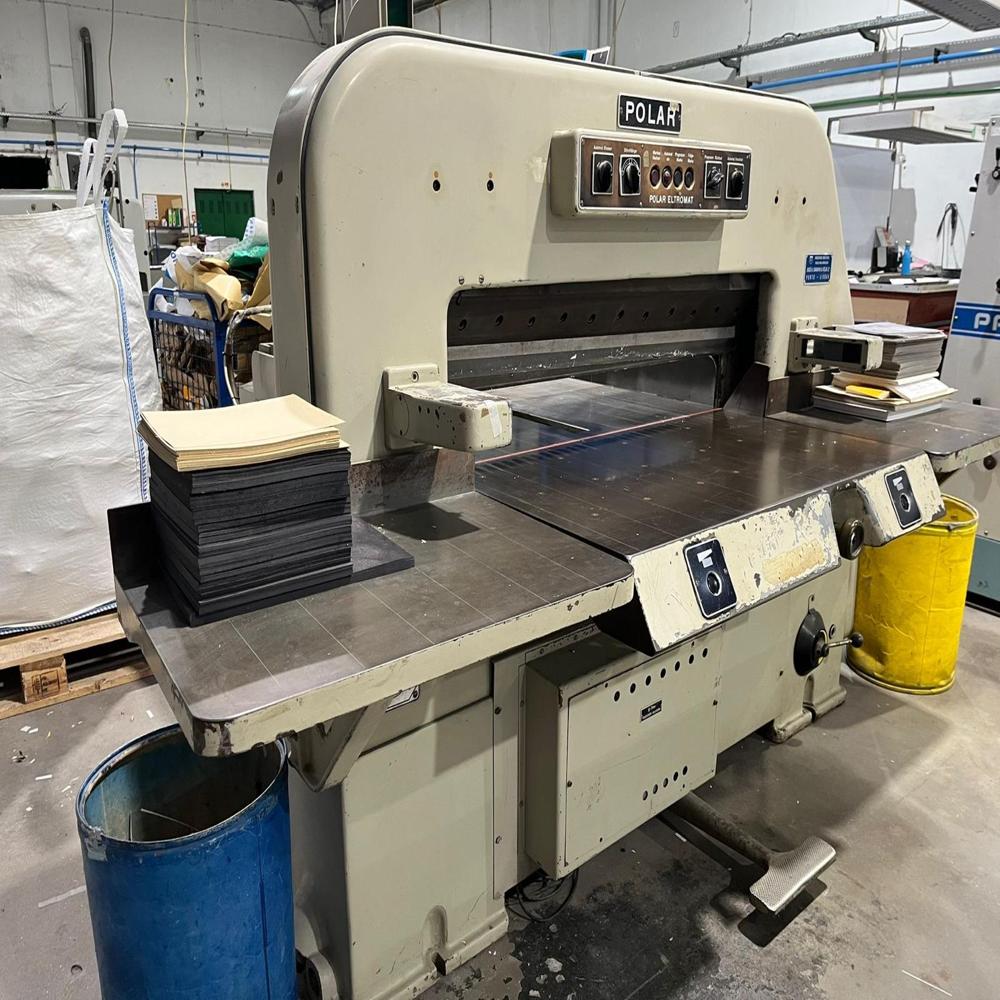 POLAR 107 EL PAPER CUTTING MACHINE
