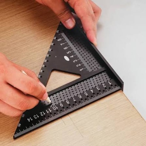 7 Inch Triangle Ruler - Color: Black