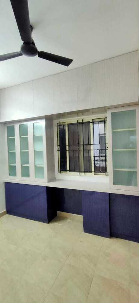 Built-in Study Unit with Overhead Storage