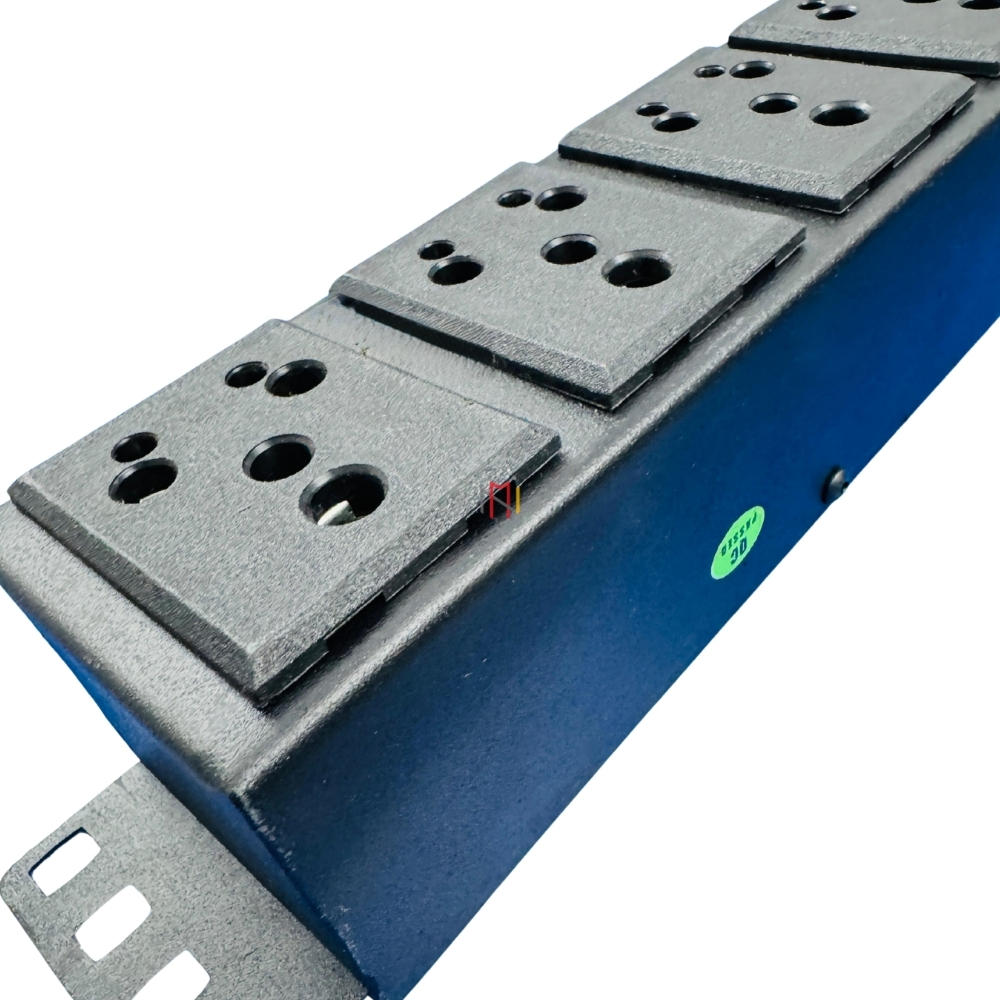 10 SOCKET POWER DISTRIBUTION UNIT 03