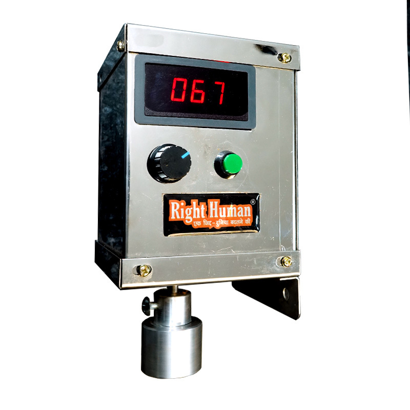 BOTTLE CAPPING MACHINE WITH SPEED CONTROLLER