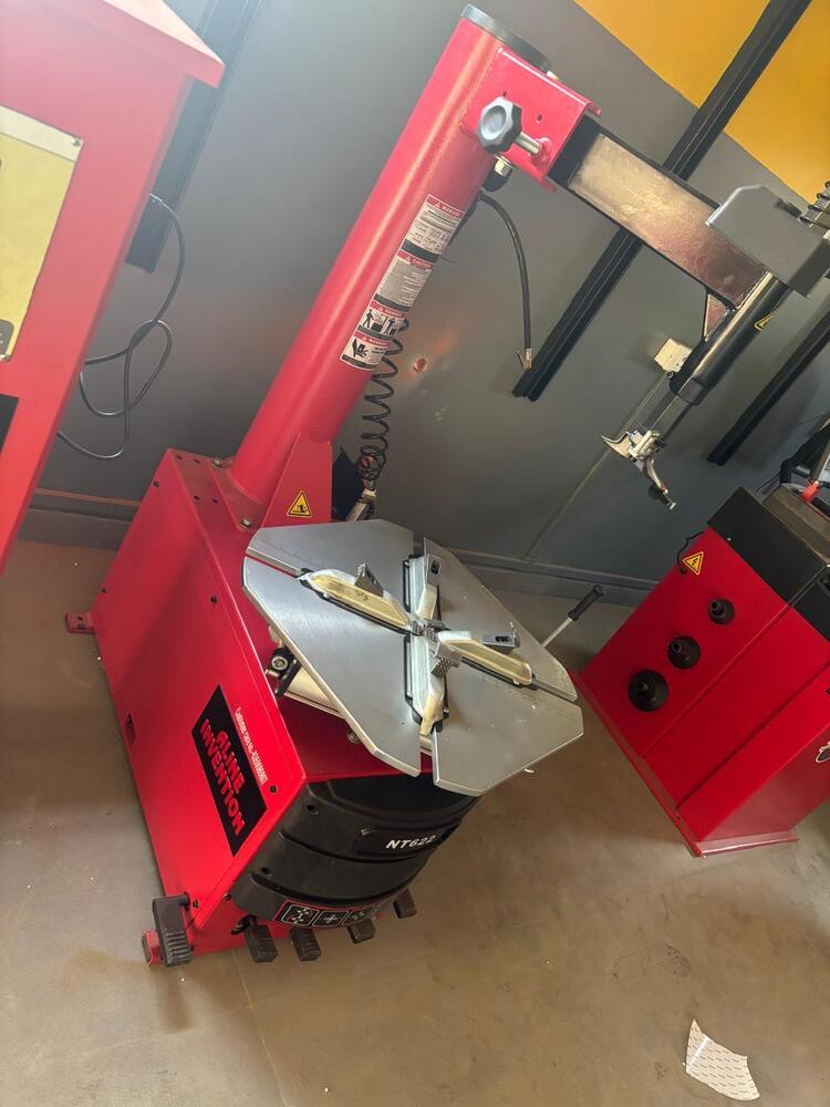 Tyre Changer Machine