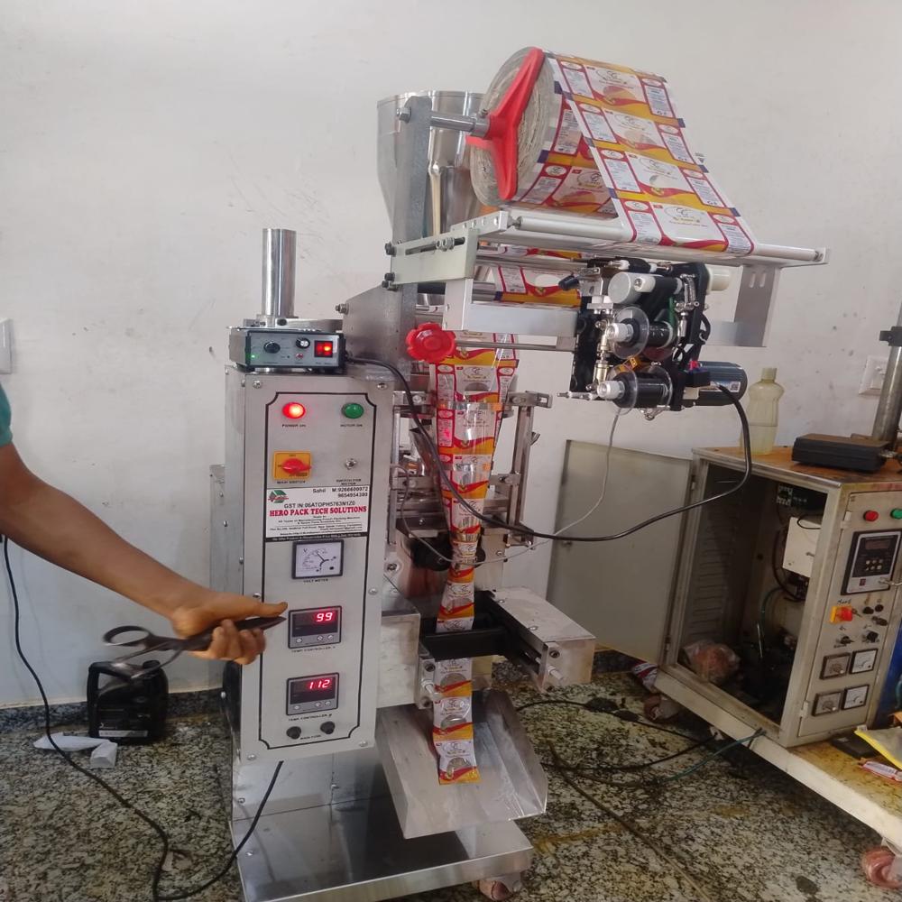 Ffs Centre Sealing Machine - Stainless Steel, 900x700x2100 Mm, Plc Controlled | Adjustable Speed, 1% Accuracy, Volumetric/servo Feeding