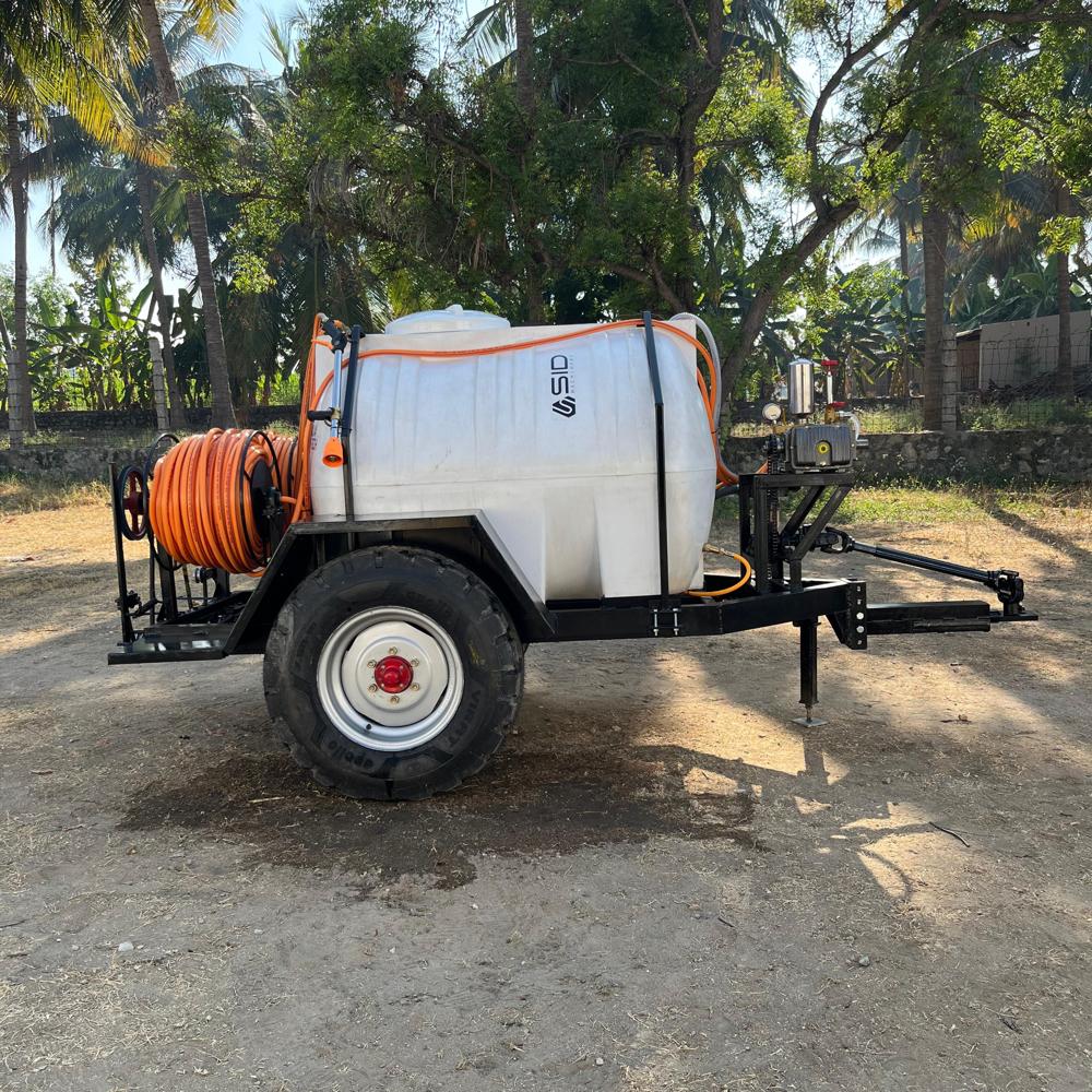 1000L Long Range Sprayer - Capacity: 1000 Ltr