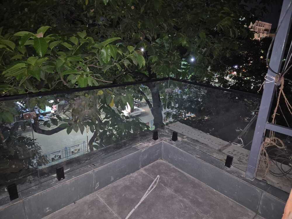 Glass Balcony Railing with Spigot
