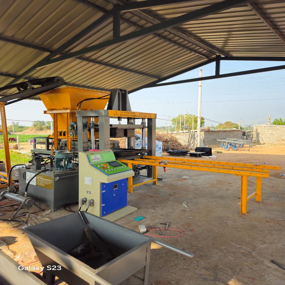 Solid Block Making Machine (4cvt.) - Color: Industrial Blue