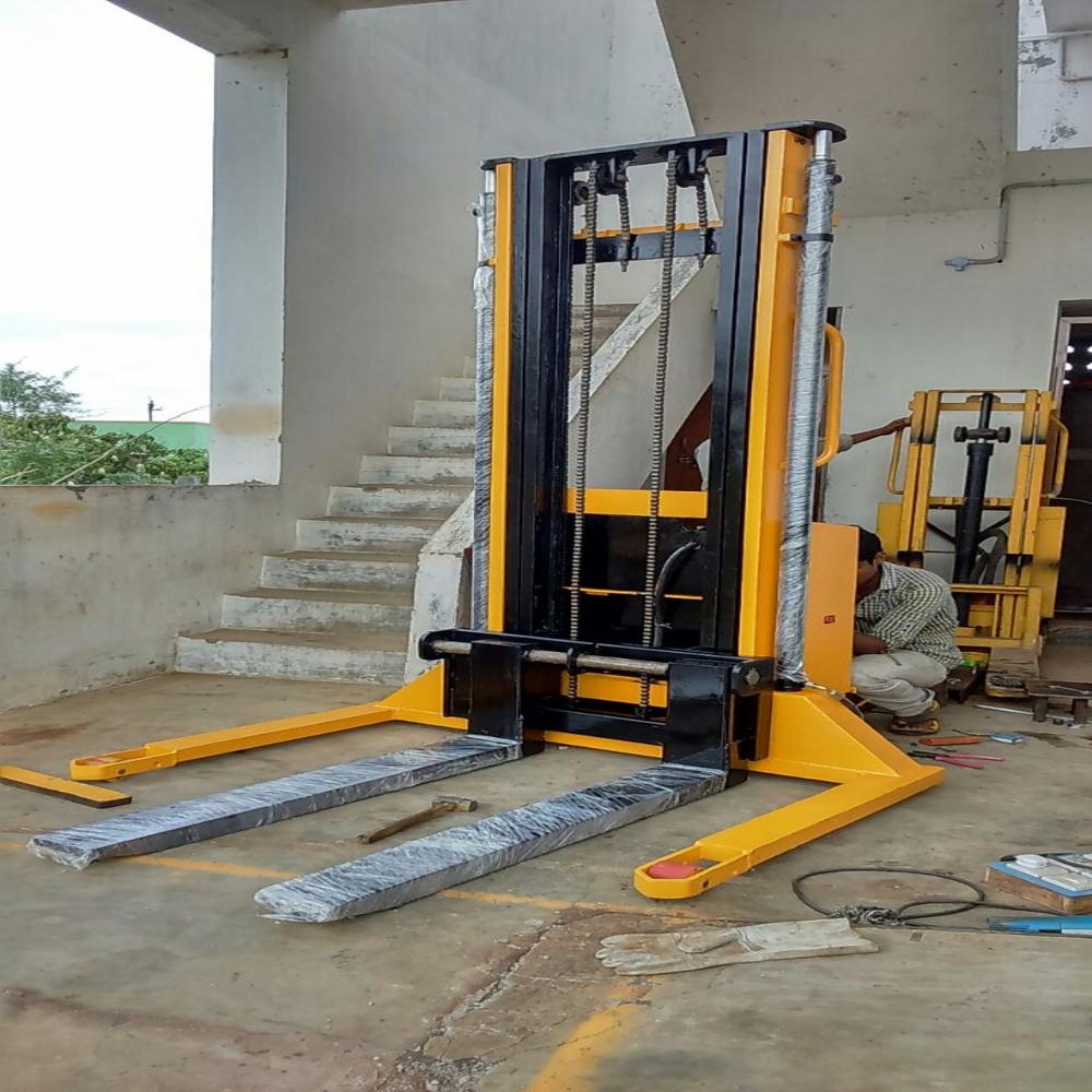 Battery Operated Hydraulic Stackers