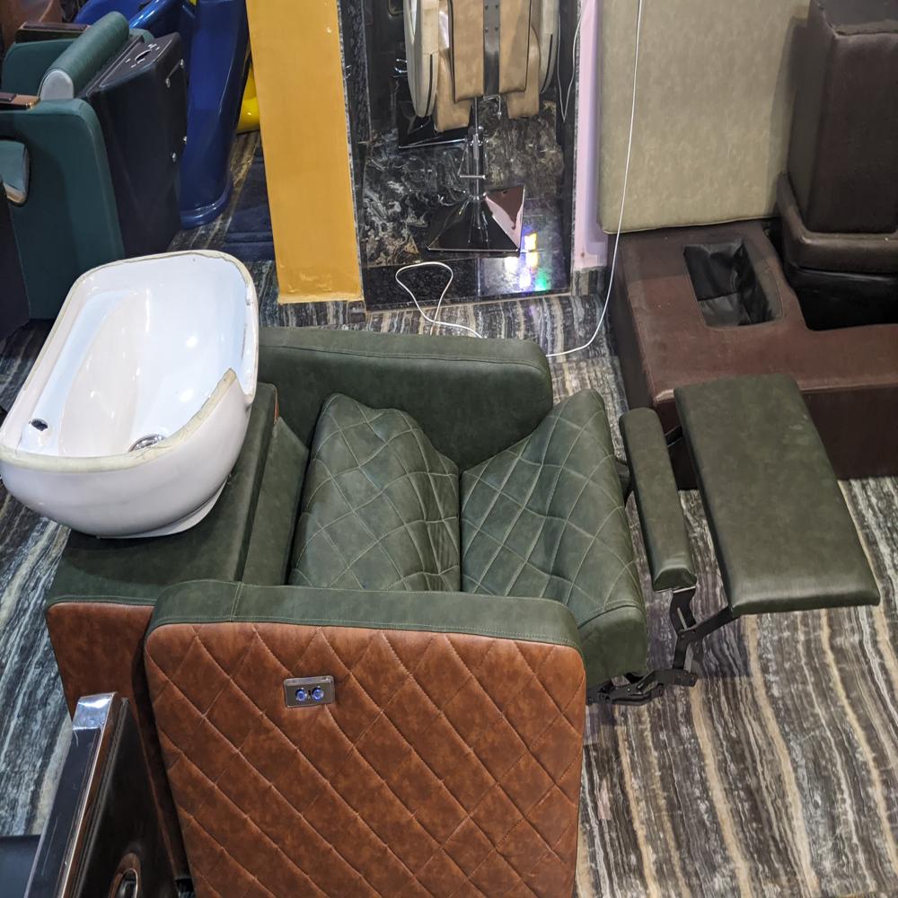 Shampoo chair with Recliner