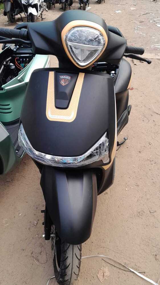 YAKUZA Electric Scooter
