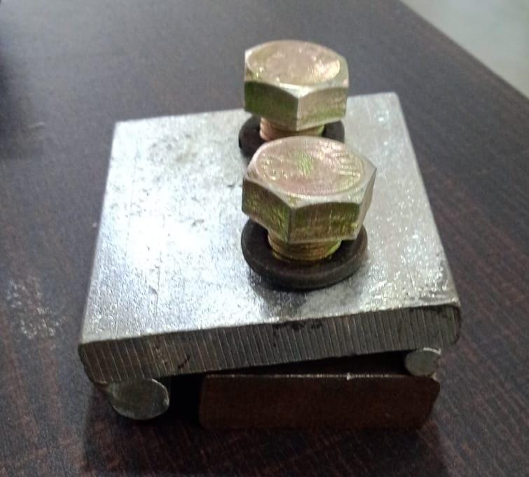 Double Bolt Rail Clamp - Dimensions: Standard - 120 Mm X 80 Mm X 35 Mm (Customizable) Millimeter (Mm)