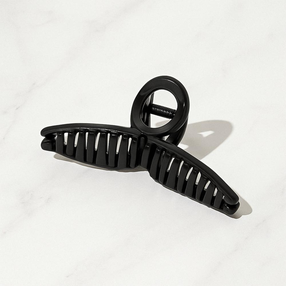 Plastic Hair Claw Clips Strong Clips (1 Pc / Mix Design & Color), Hair Accessories (1 Pc / Mix Design & Color) - Application: As Per Product Requirement