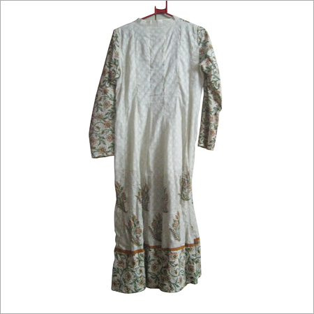 पूर्ण कढ़ाई वाली कुर्ती