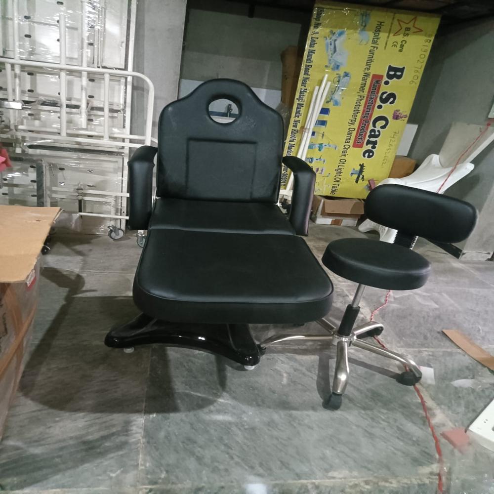 Black Hydraulic Dermatology Chair