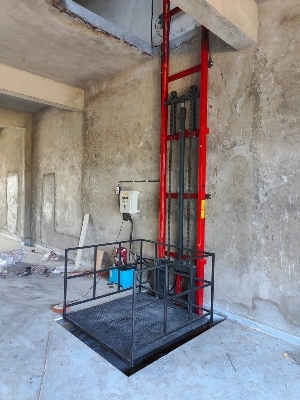 goods lift