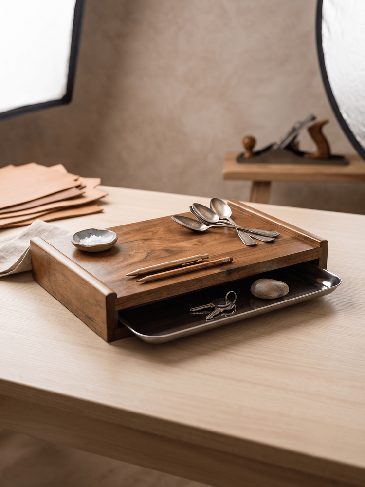 Chopping board with steel tray