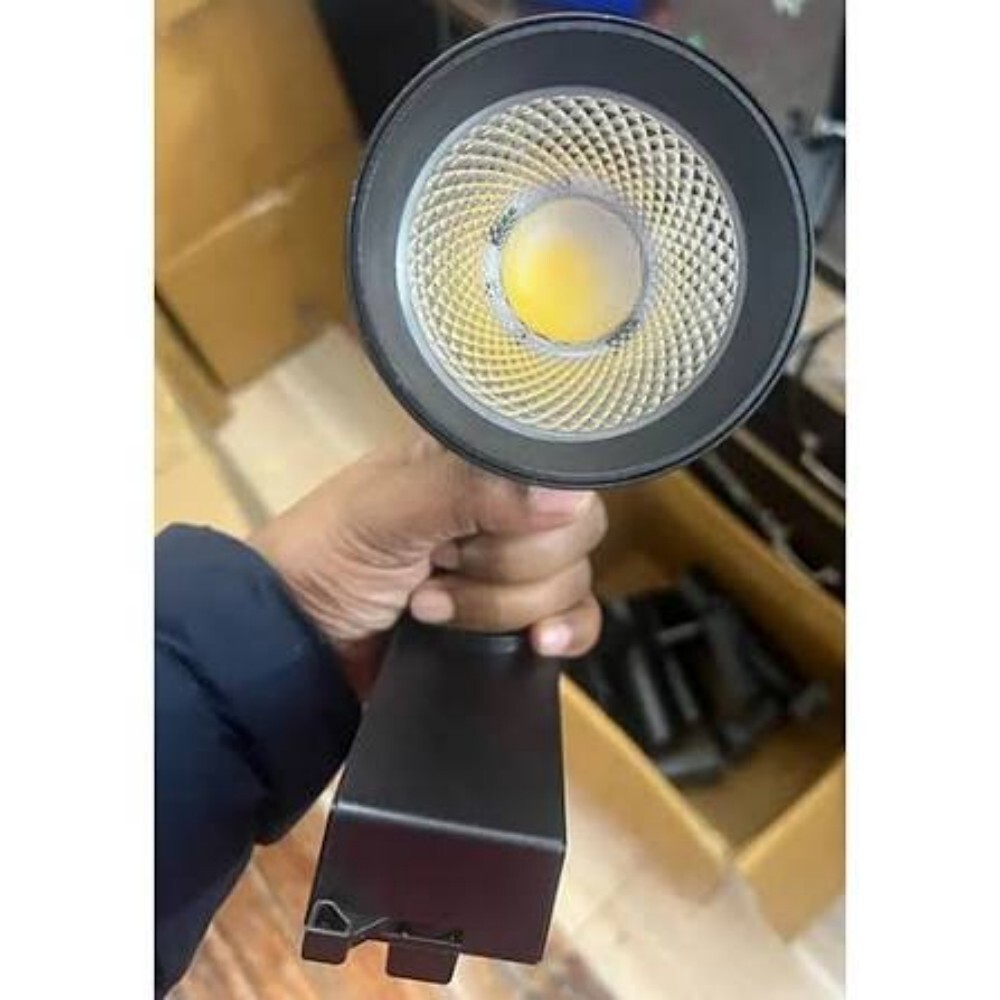 Track Light - Color: Black