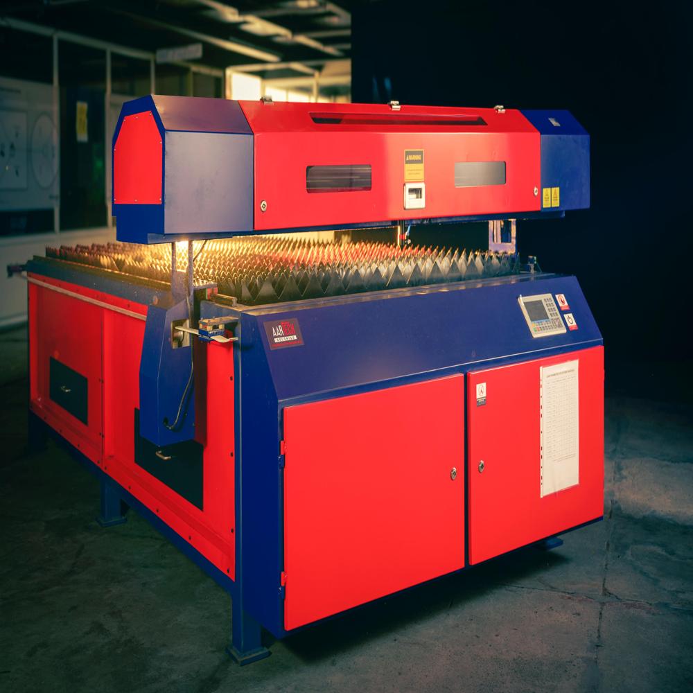 Co2 Laser Machine - Capacity: 100 Watt