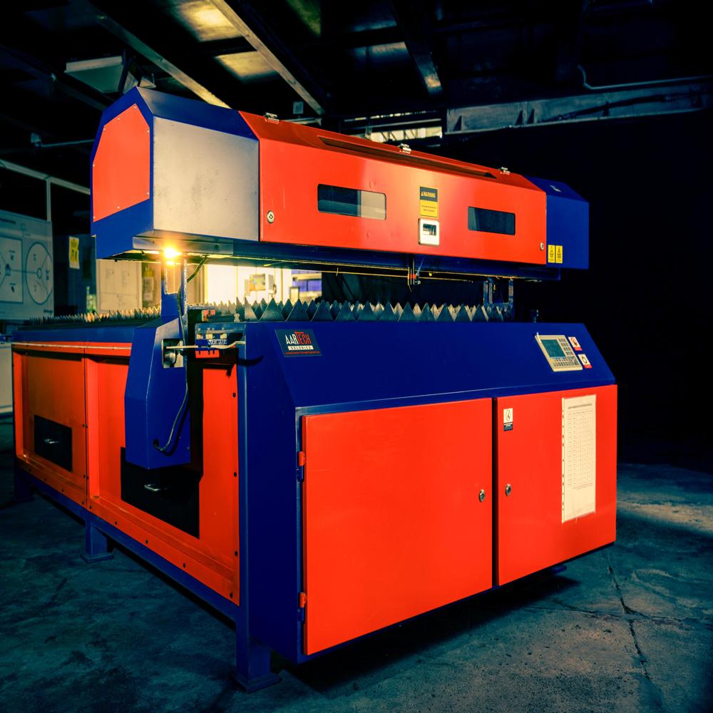Co2 Laser Machine - Capacity: 100 Watt