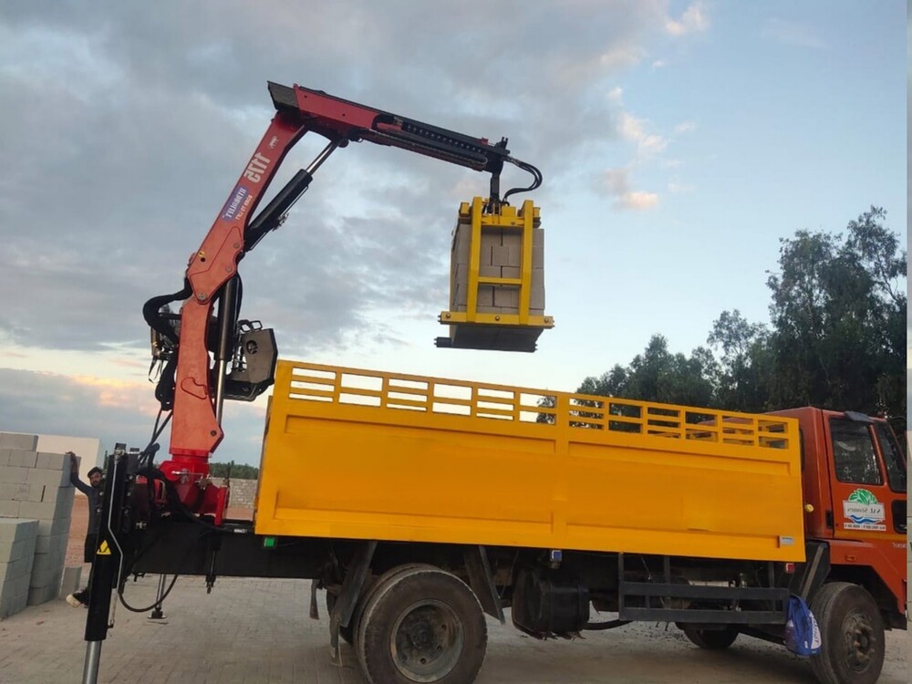 Truck Mounted Crane - Brick Grab