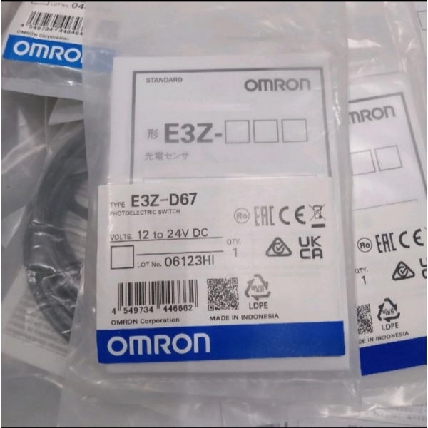 E3Z-D67 Omron Photoelectric Sensor
