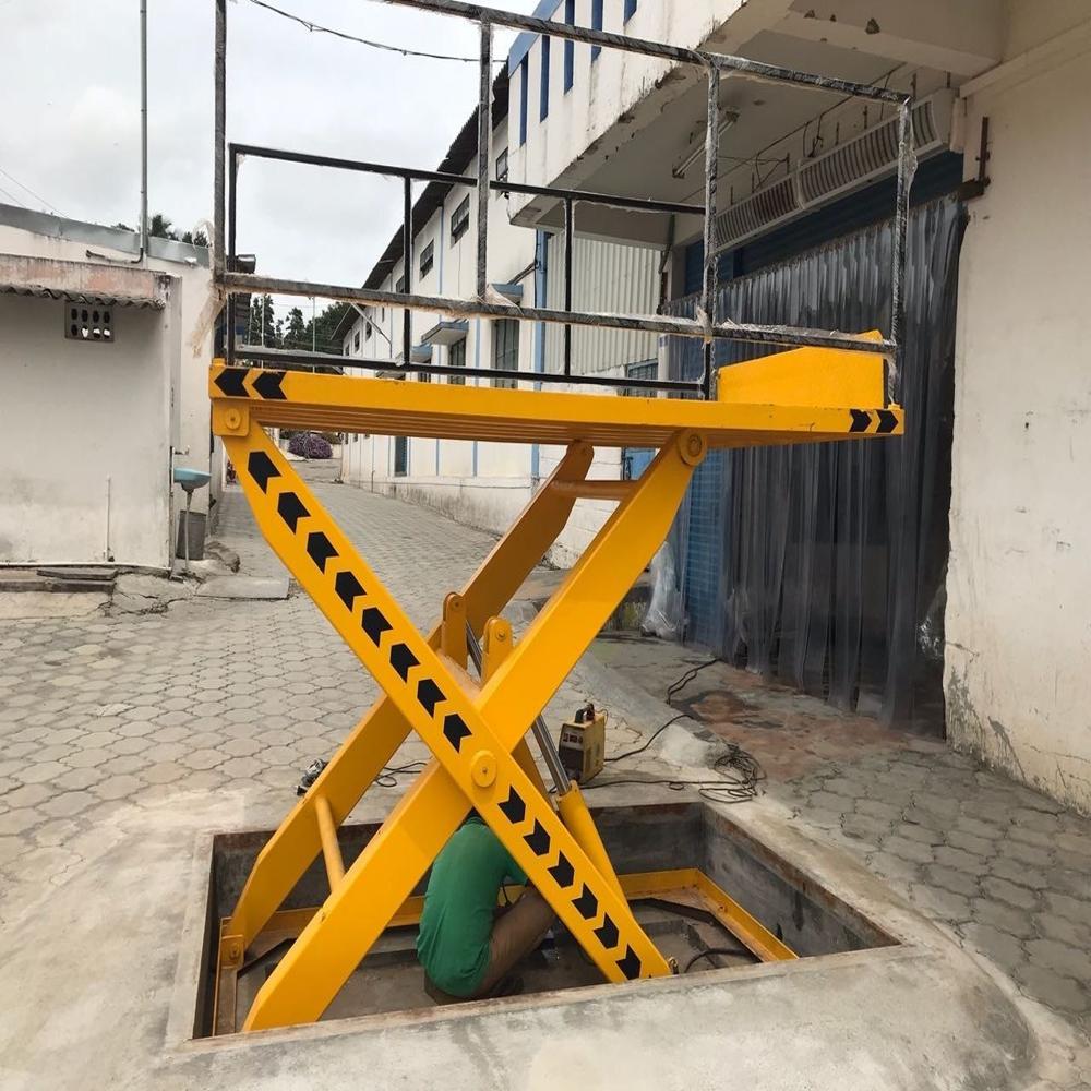 Scissor Lift With Flap