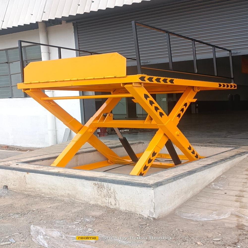 Scissor Lift With Flap