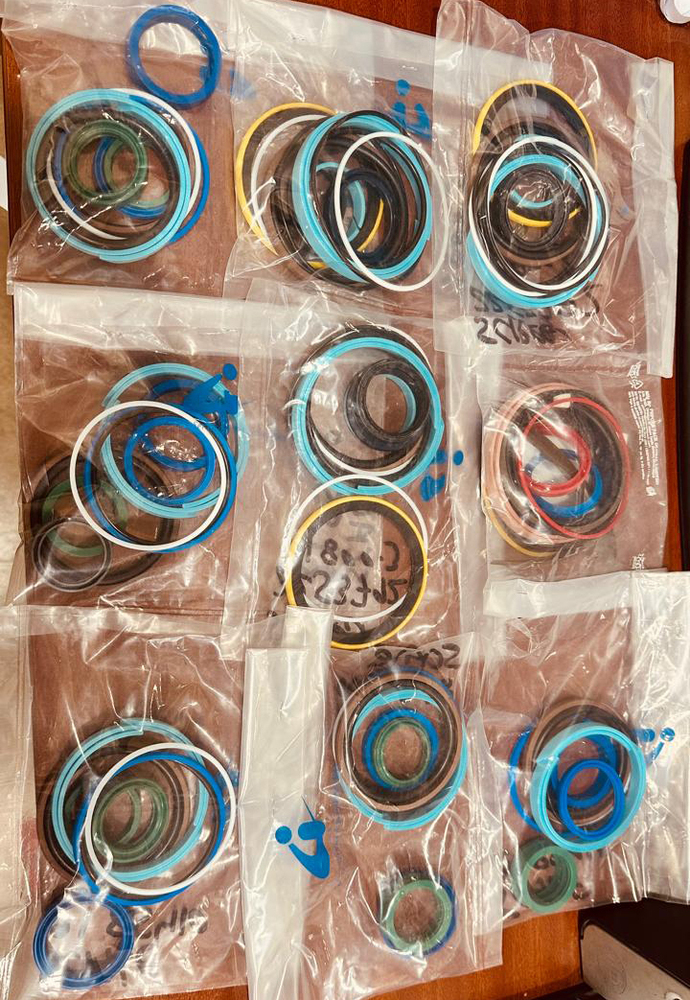 Scale Cylinder Seal Kit For Volvo Pavers