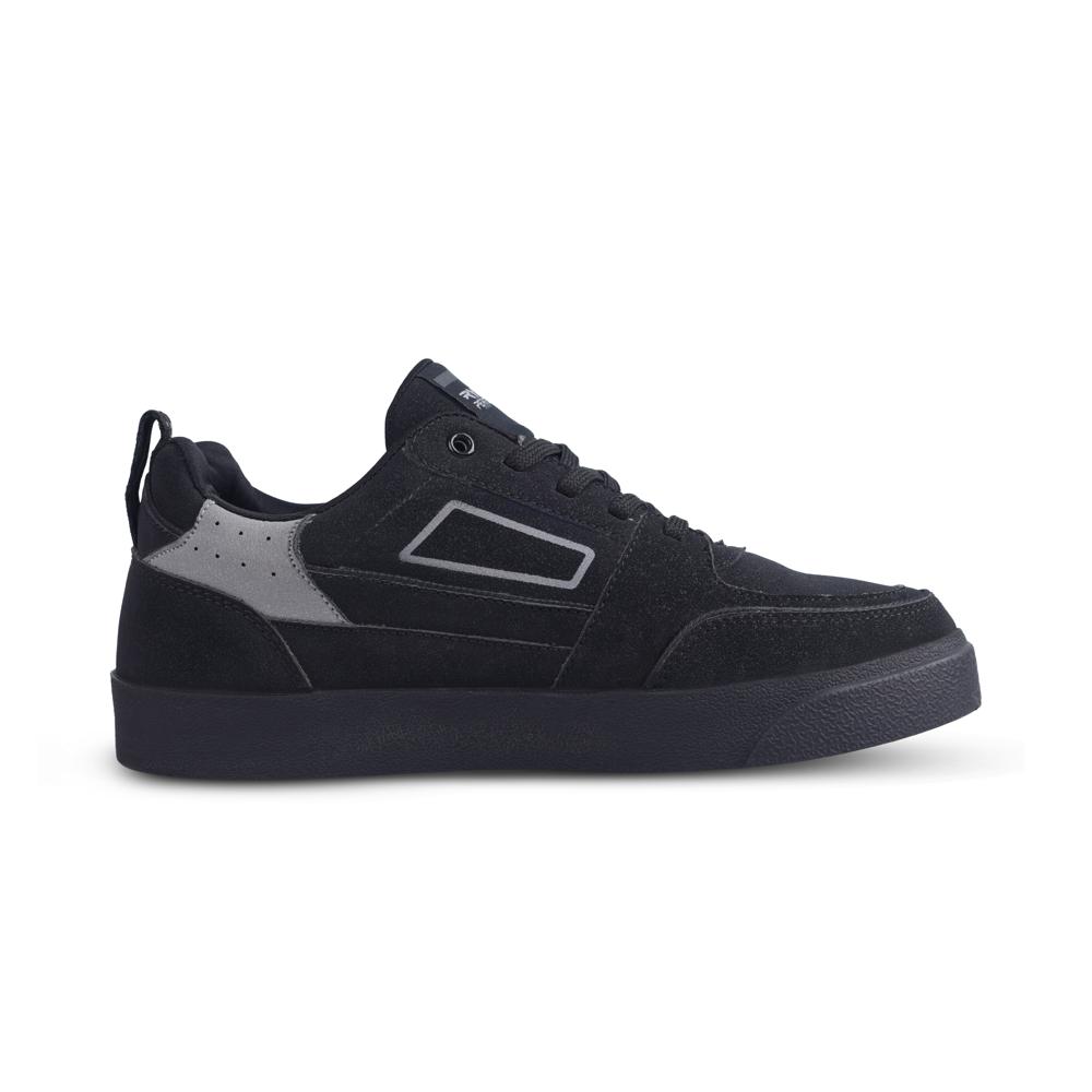 Black Sneaker Shoes - Feature: Lightweight