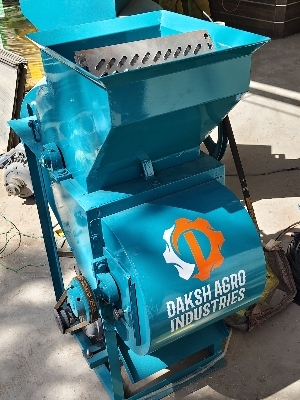 Groundnut Decorticator - Automatic Grade: Semi-Automatic