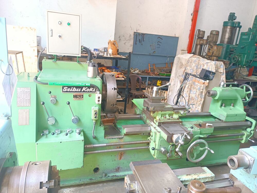 LHS-2911 Lathe Machine