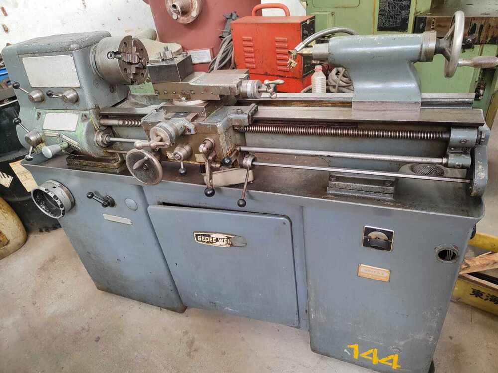 LZ300 Lathe Machine