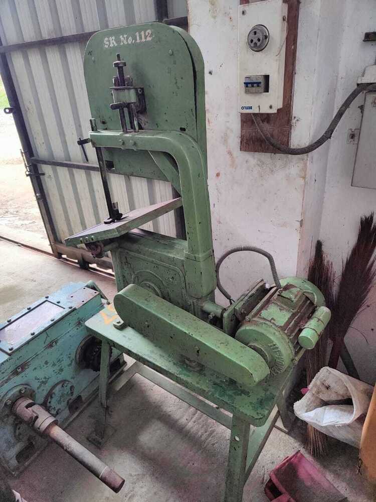 Wood Cutting Machine
