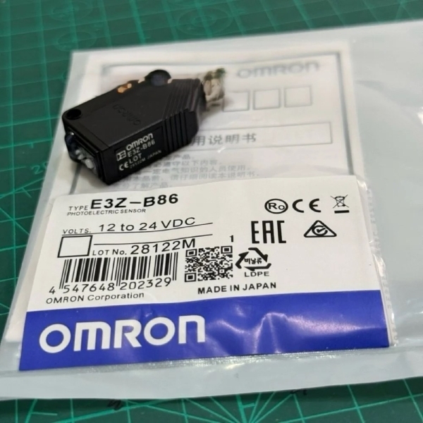 E3Z-B86 Omron Photoelectric Sensor
