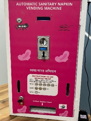 Sanitary pad vending machine