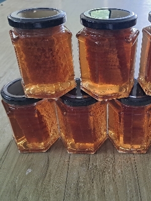 Honey Comb With Honey - Flavor: Natural