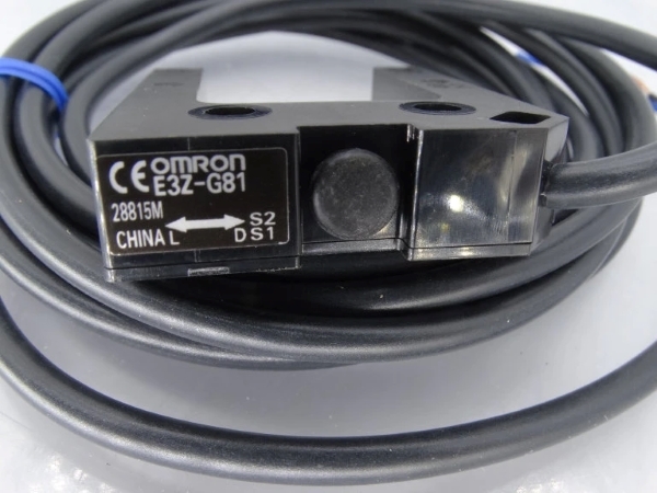 E3Z-G81 Omron Photoelectric Sensor - Accuracy: High %